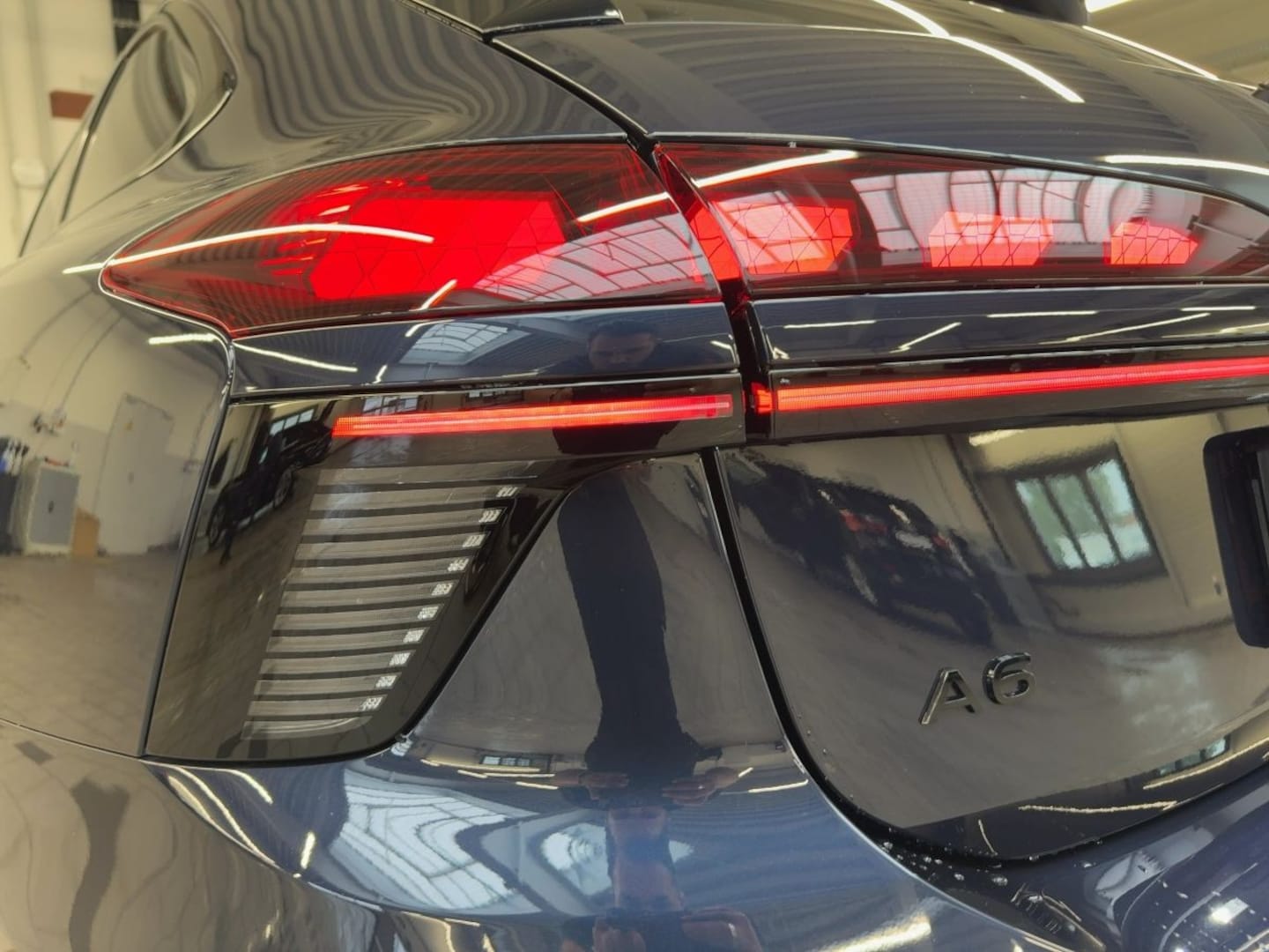 Bild über Audi A6 Avant e-hybrid e-hybrid quattro 270 kW S tronic - für weitere Informationen kontaktieren Sie den Audi Partner