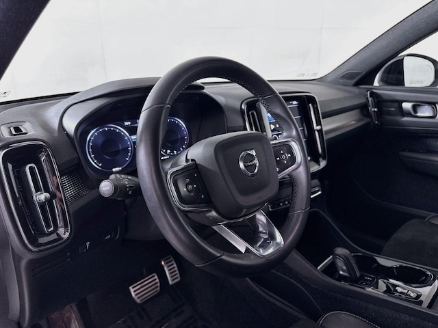 2022 Volvo XC40