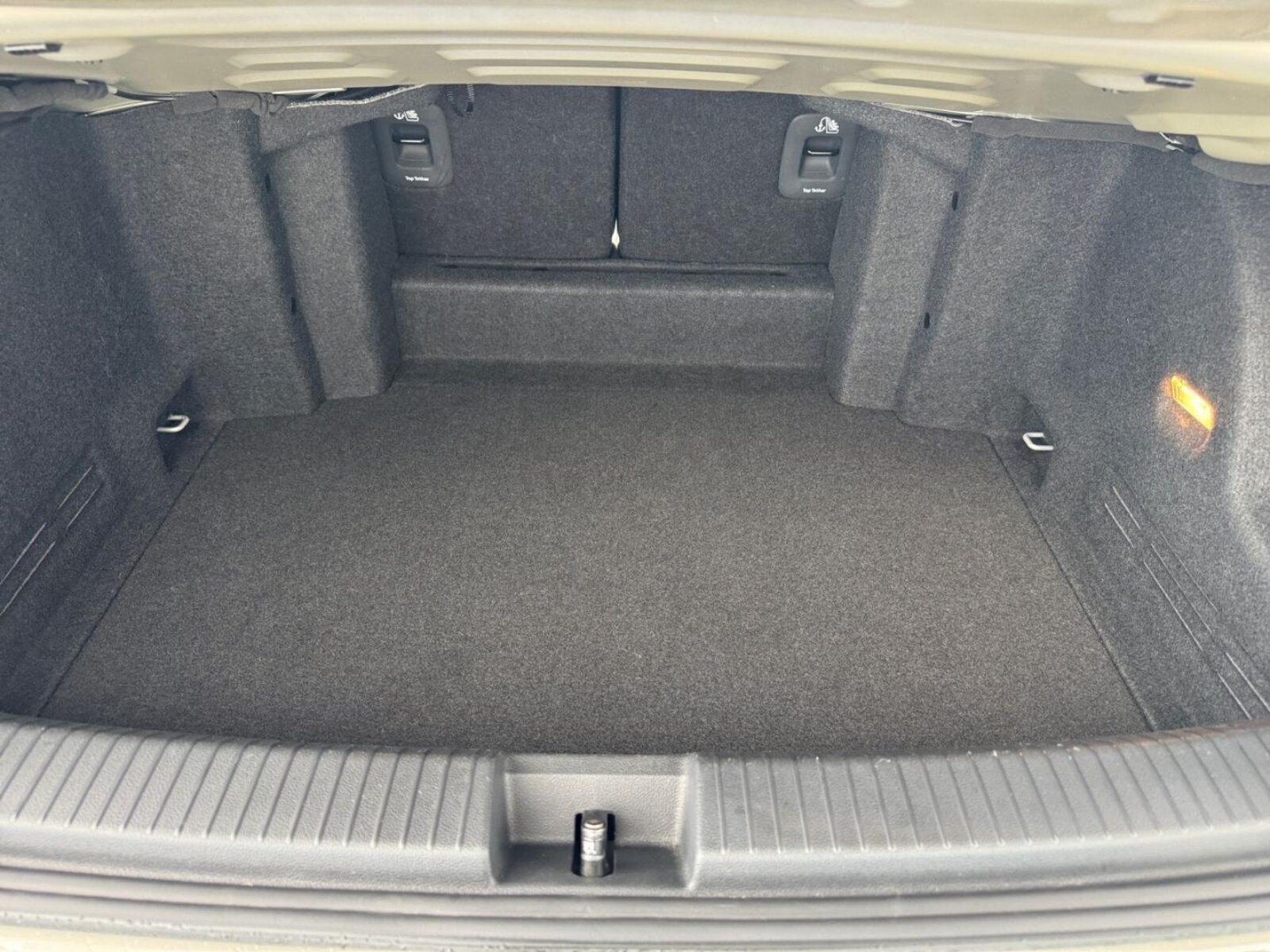 Volkswagen T-Roc Cabriolet – Bild 15