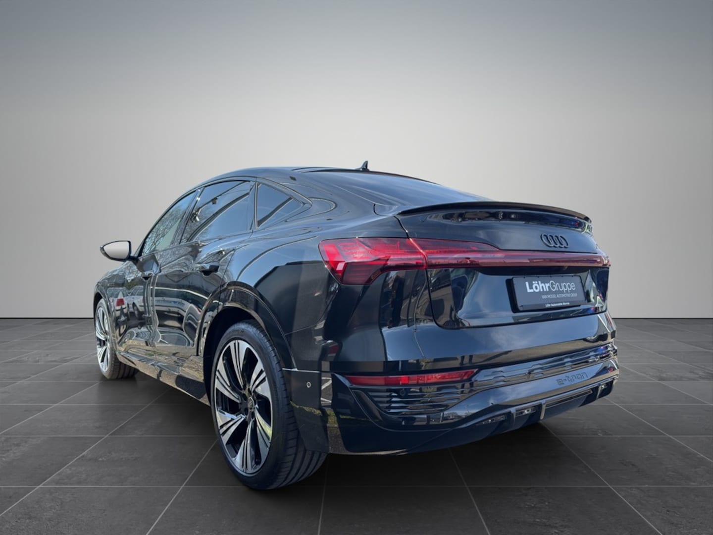 Bild über Audi Q8 Sportback e-tron S line 50 e-tron quattro - für weitere Informationen kontaktieren Sie den Audi Partner