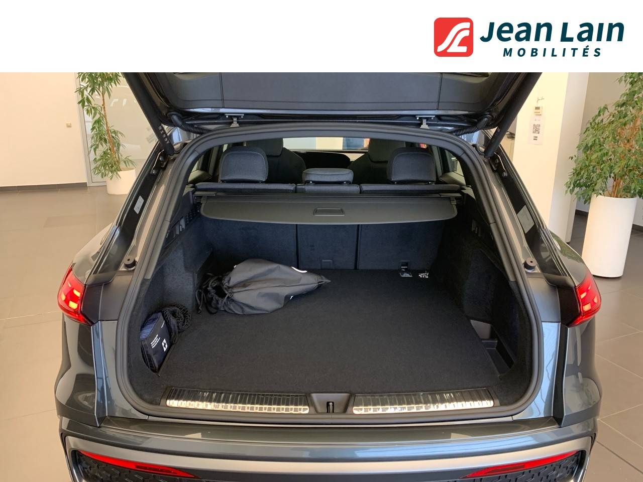 Image about Audi Q5 e-hybrid S line e-hybrid quattro 299 chS tronic