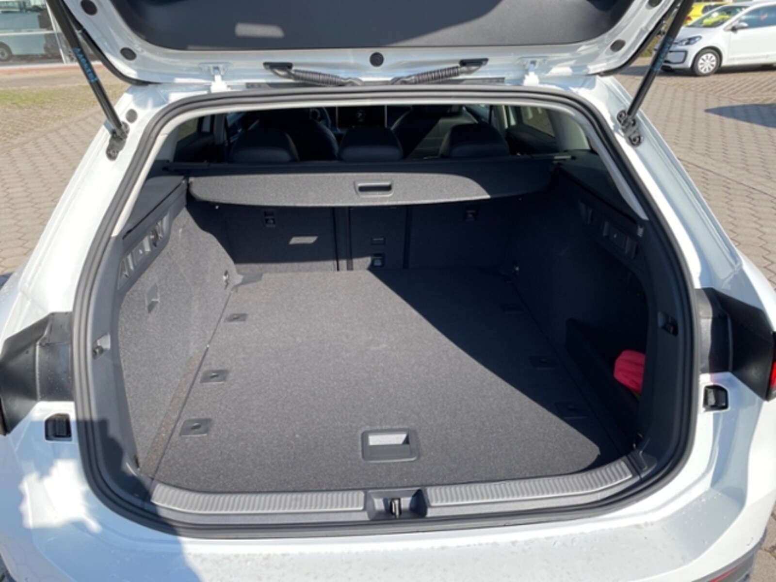 Volkswagen Passat – Bild 8