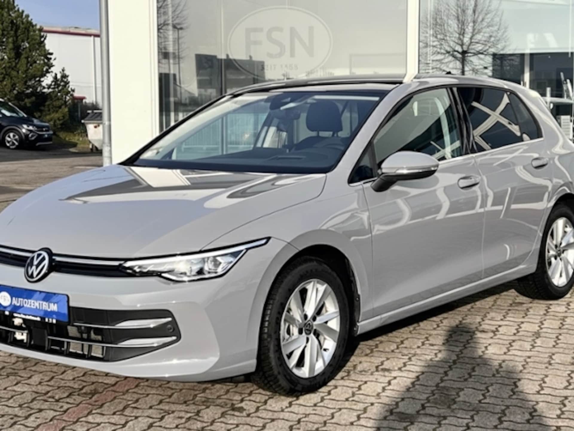 Volkswagen Golf Style