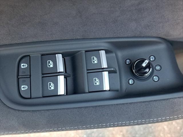 2025 Audi RS Q8 Base - Photo 31