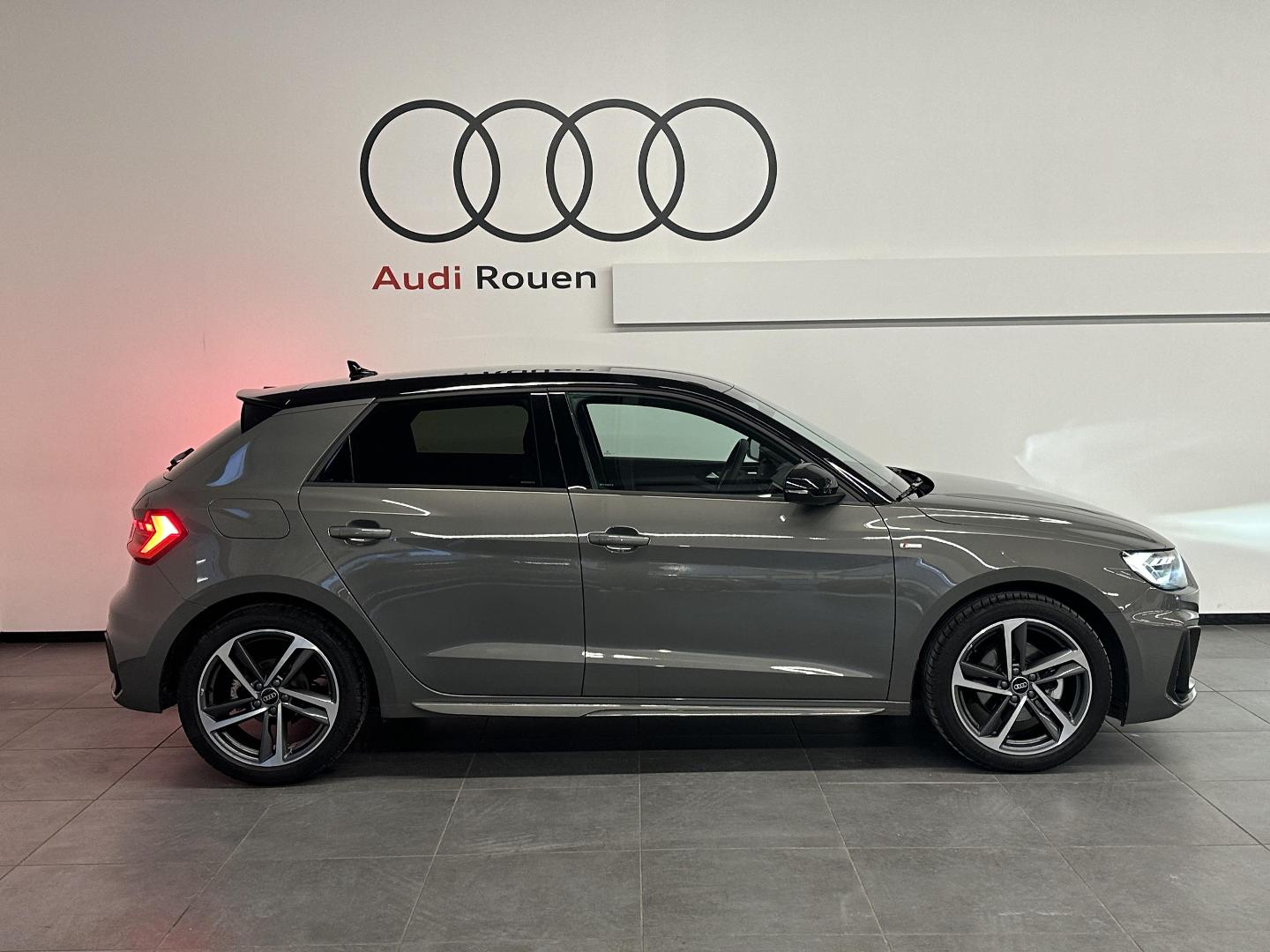 Image about Audi A1 Sportback S line plus 30 TFSI 85 kW (116 ch) S tronic
