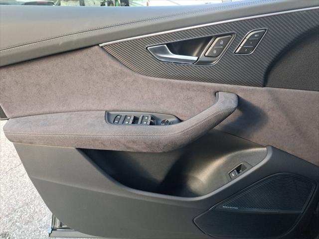 2025 Audi RS Q8 Base - Photo 30