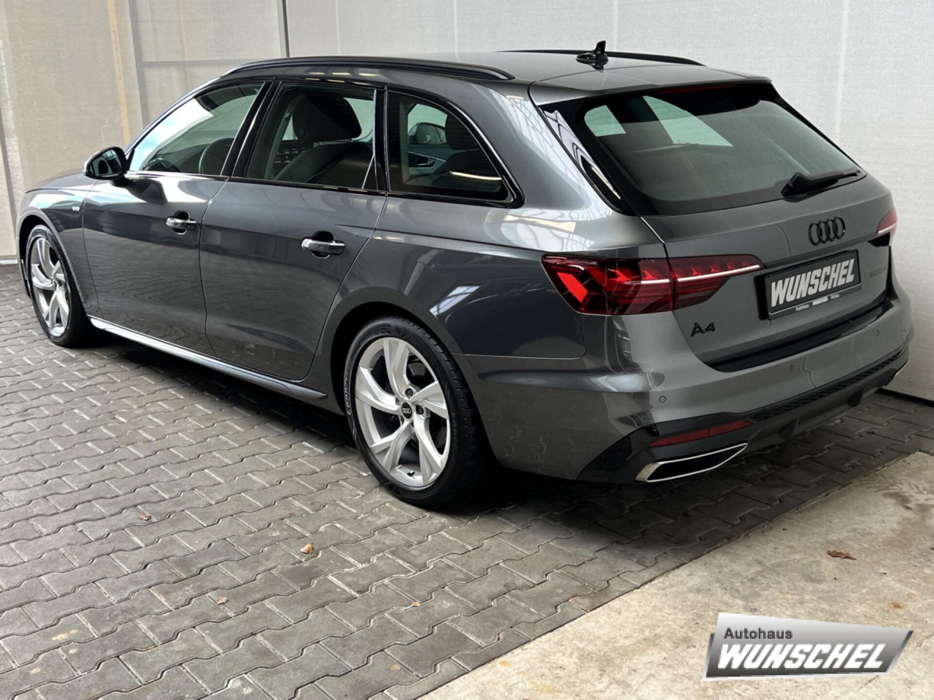 Audi A4 Avant S line