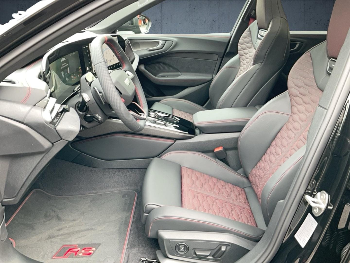 Bild über Audi RS 5 Limousine TFSI quattro 470 kW tiptronic - für weitere Informationen kontaktieren Sie den Audi Partner