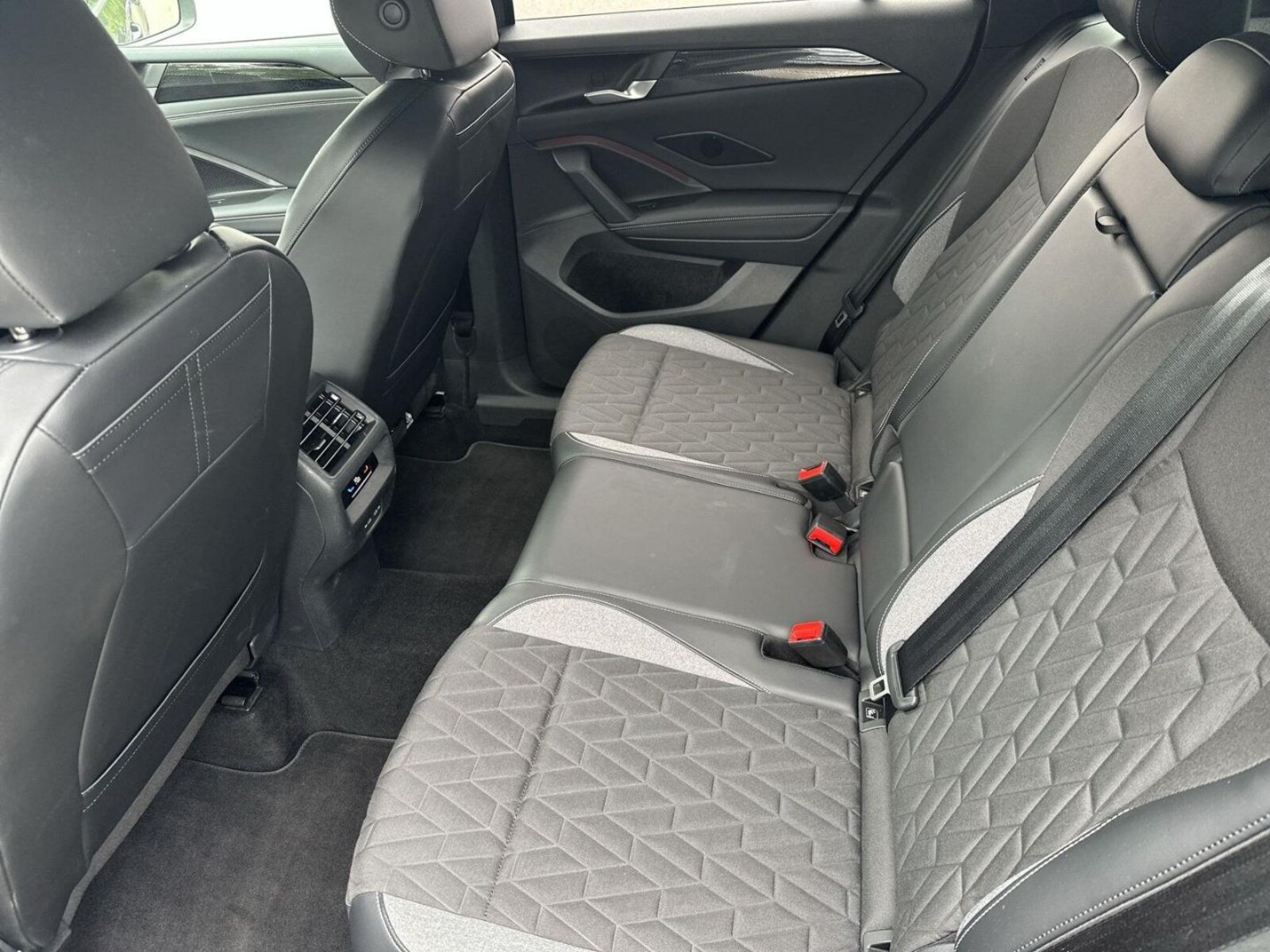 Volkswagen Tiguan – Bild 9