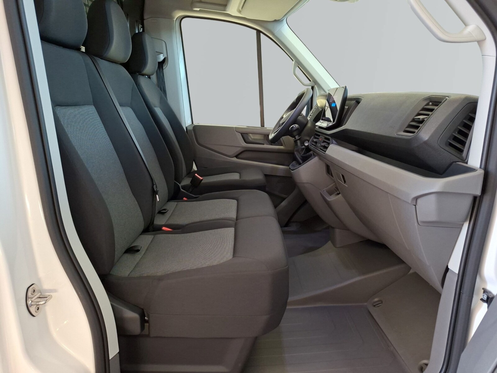 Volkswagen Crafter Kasten mittlerer Radstand – Bild 9