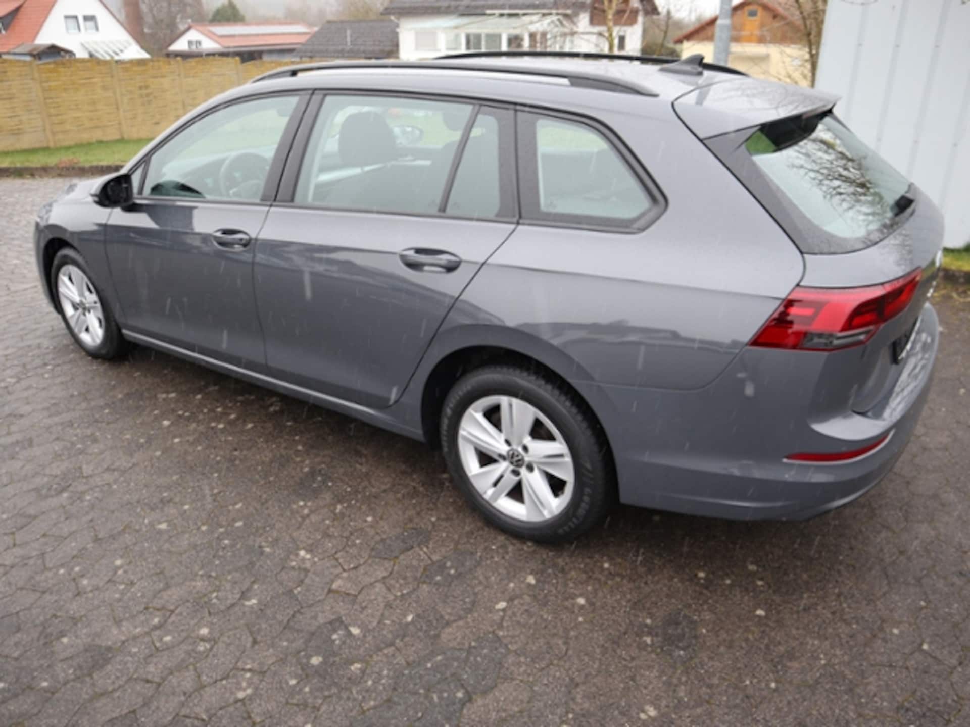Volkswagen Golf Variant Life