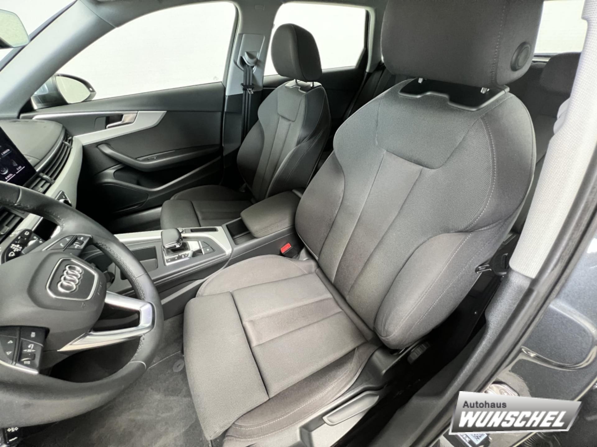 Audi A4 Avant S line