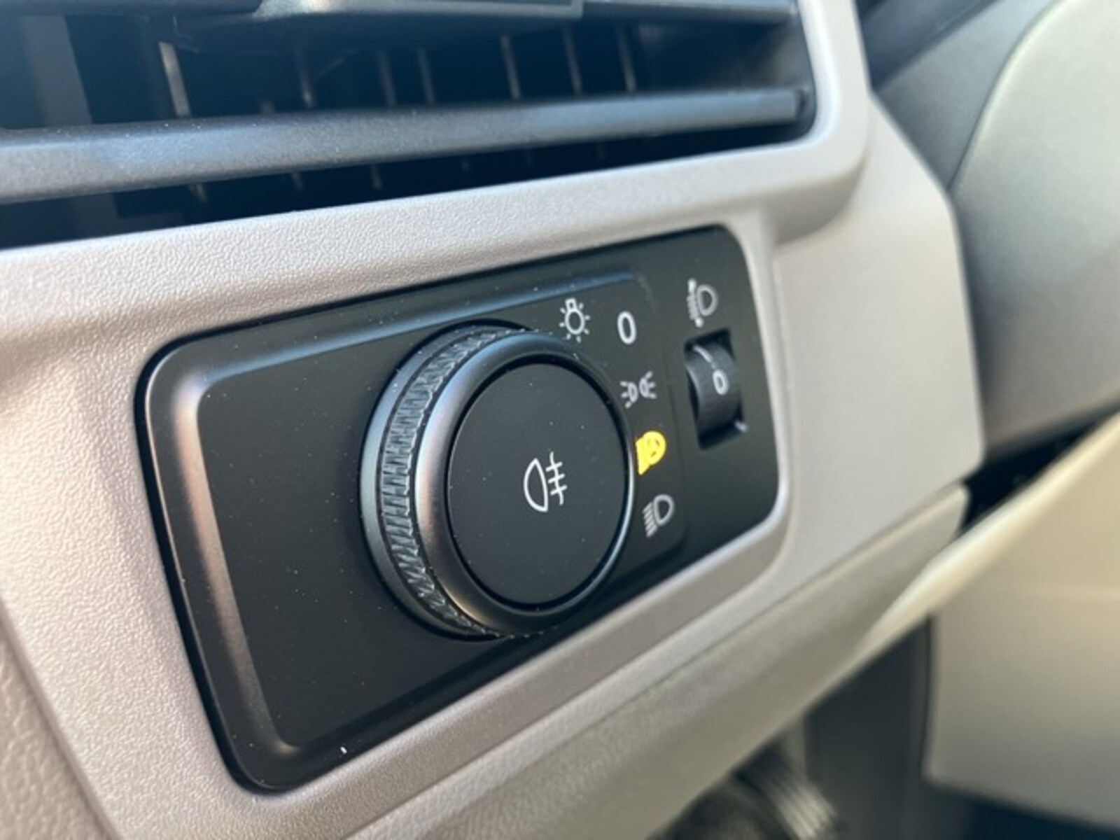 Volkswagen Transporter Kombi langer Radstand – Bild 14