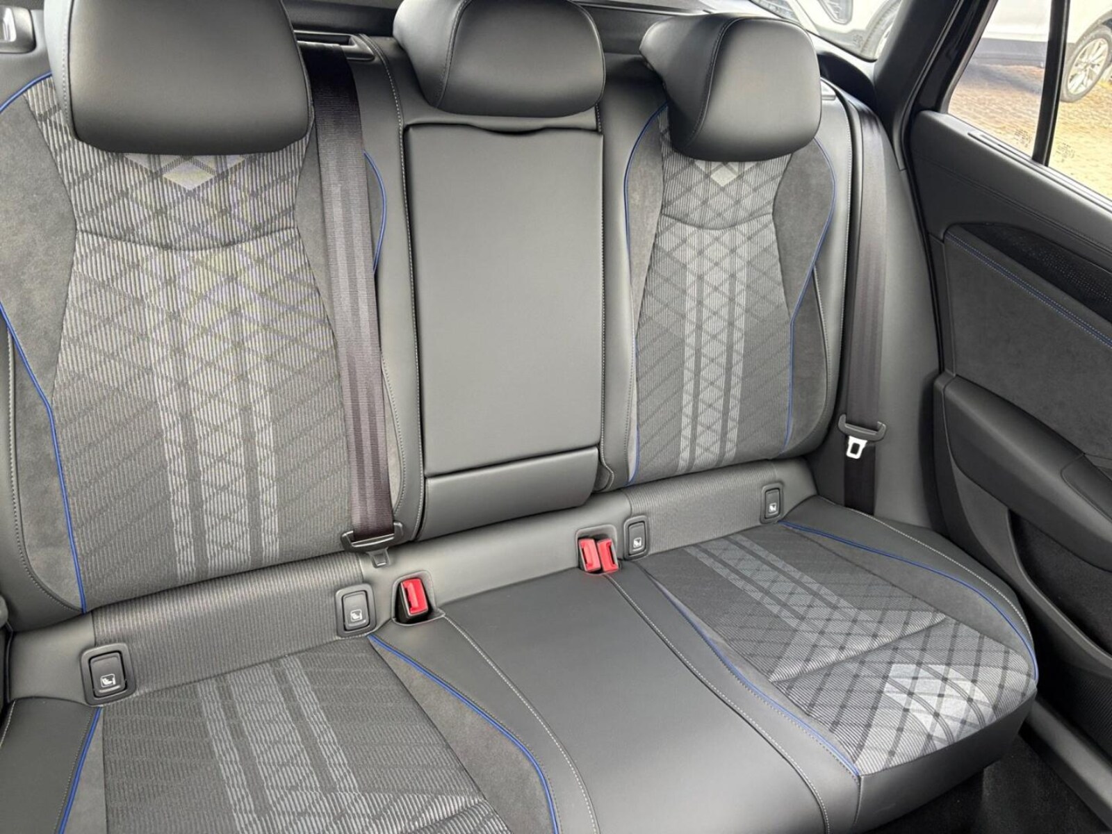 Volkswagen Passat – Bild 10