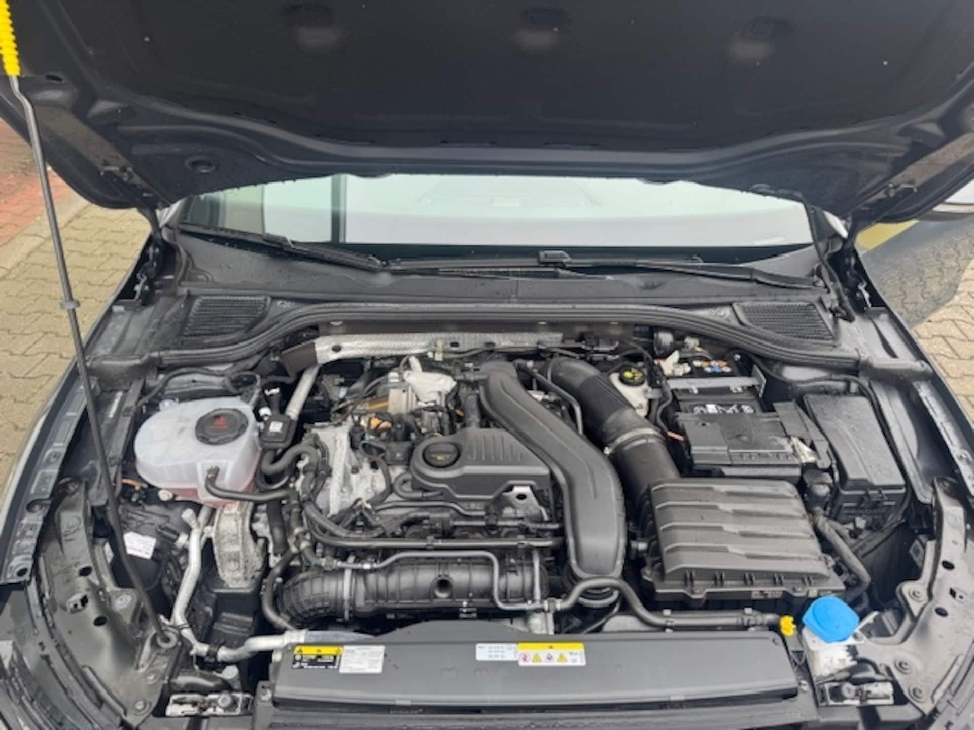 Volkswagen Golf Variant Life