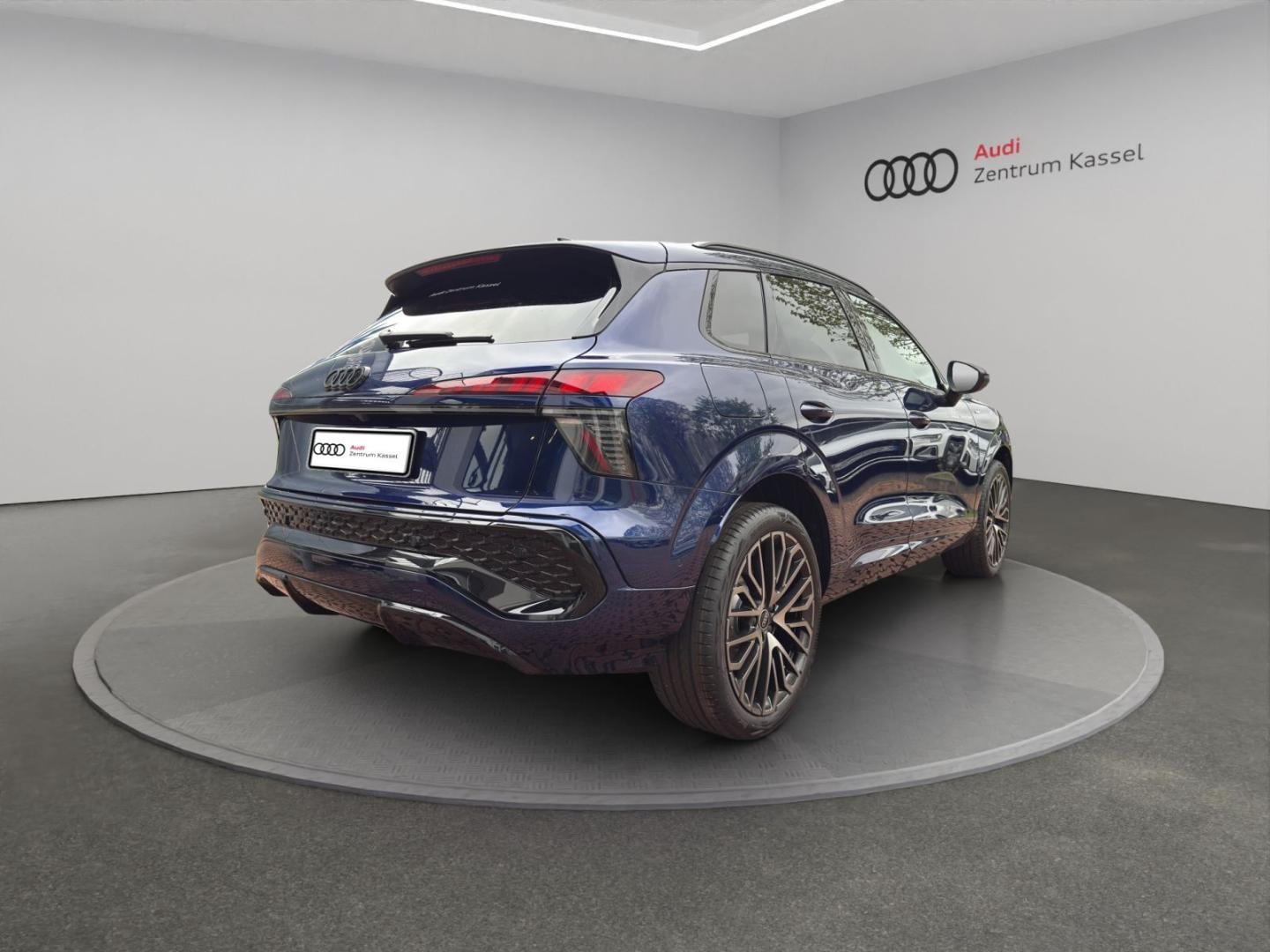 Bild über Audi Q3 SUV TFSI 110 kW S tronic - für weitere Informationen kontaktieren Sie den Audi Partner