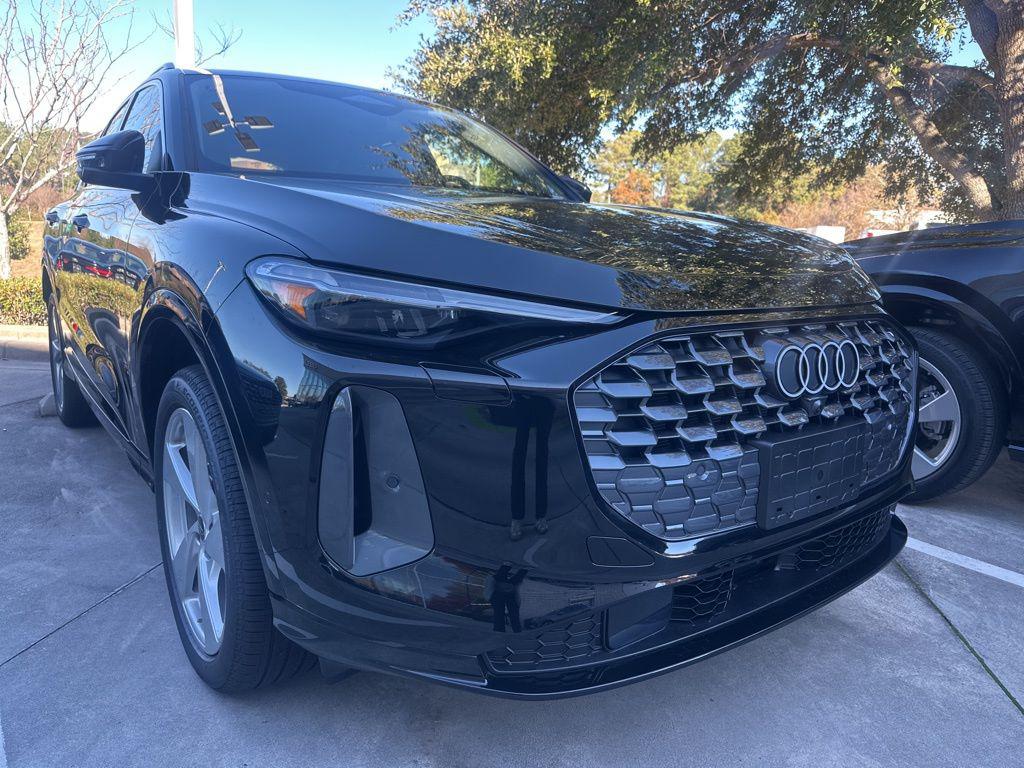 2025 Audi Q5 40 Premium Plus's photo
