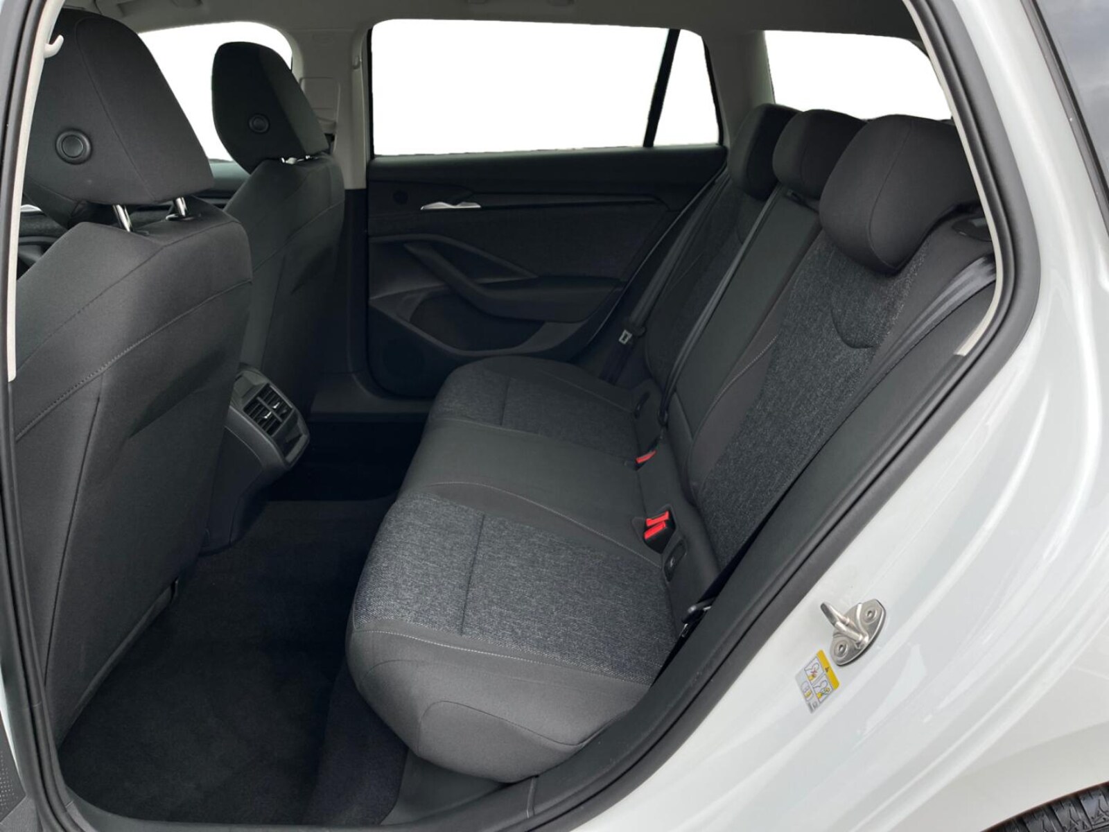 Škoda Superb Combi – Bild 10