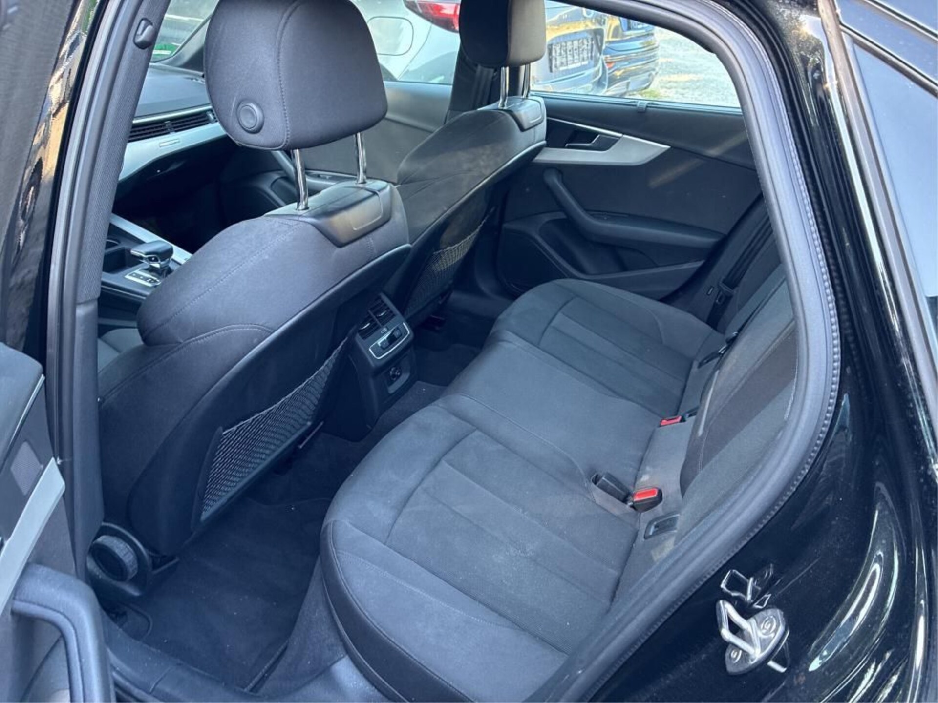 Audi A4 Limousine S line