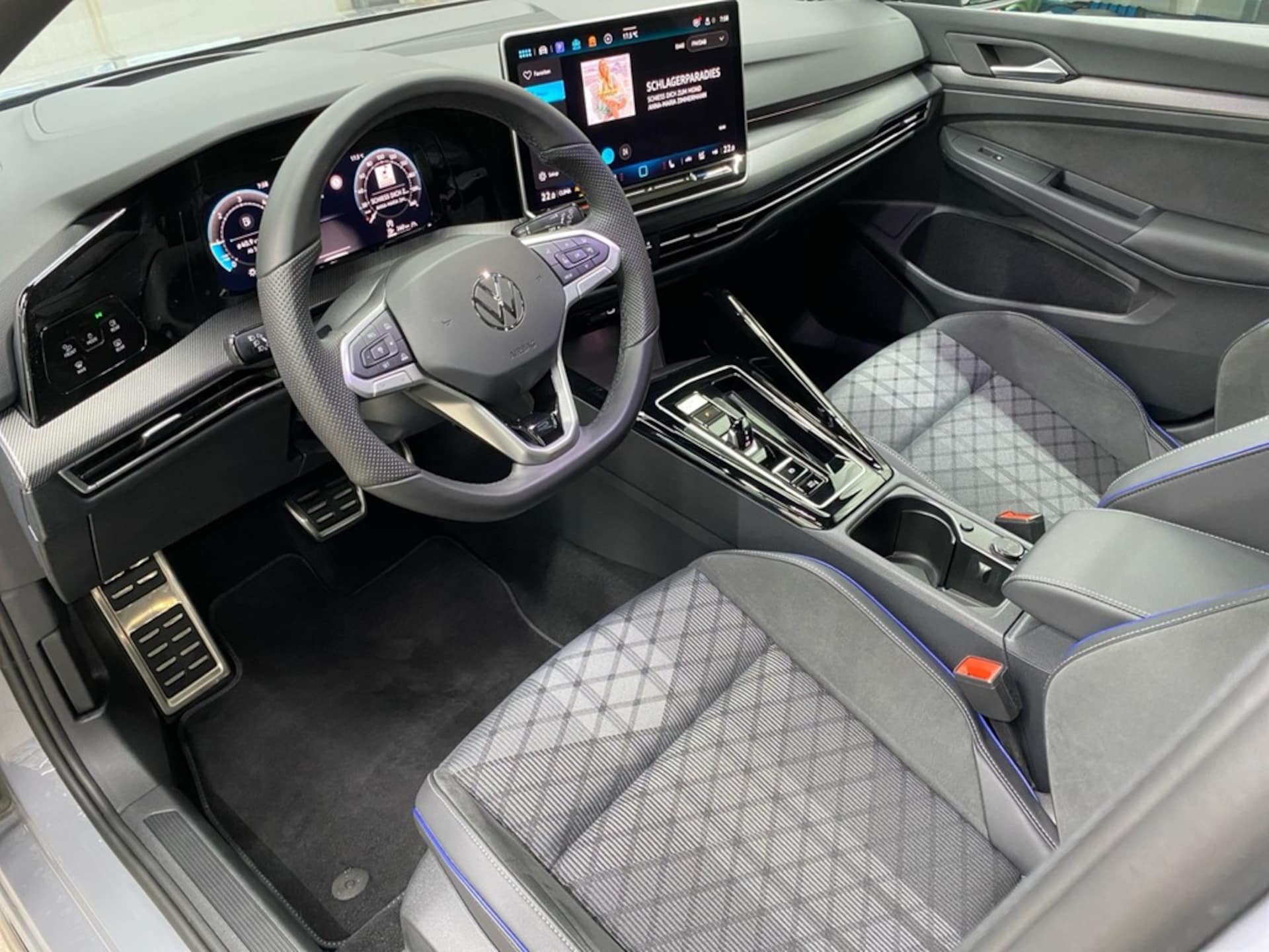 Volkswagen Golf Variant R-Line