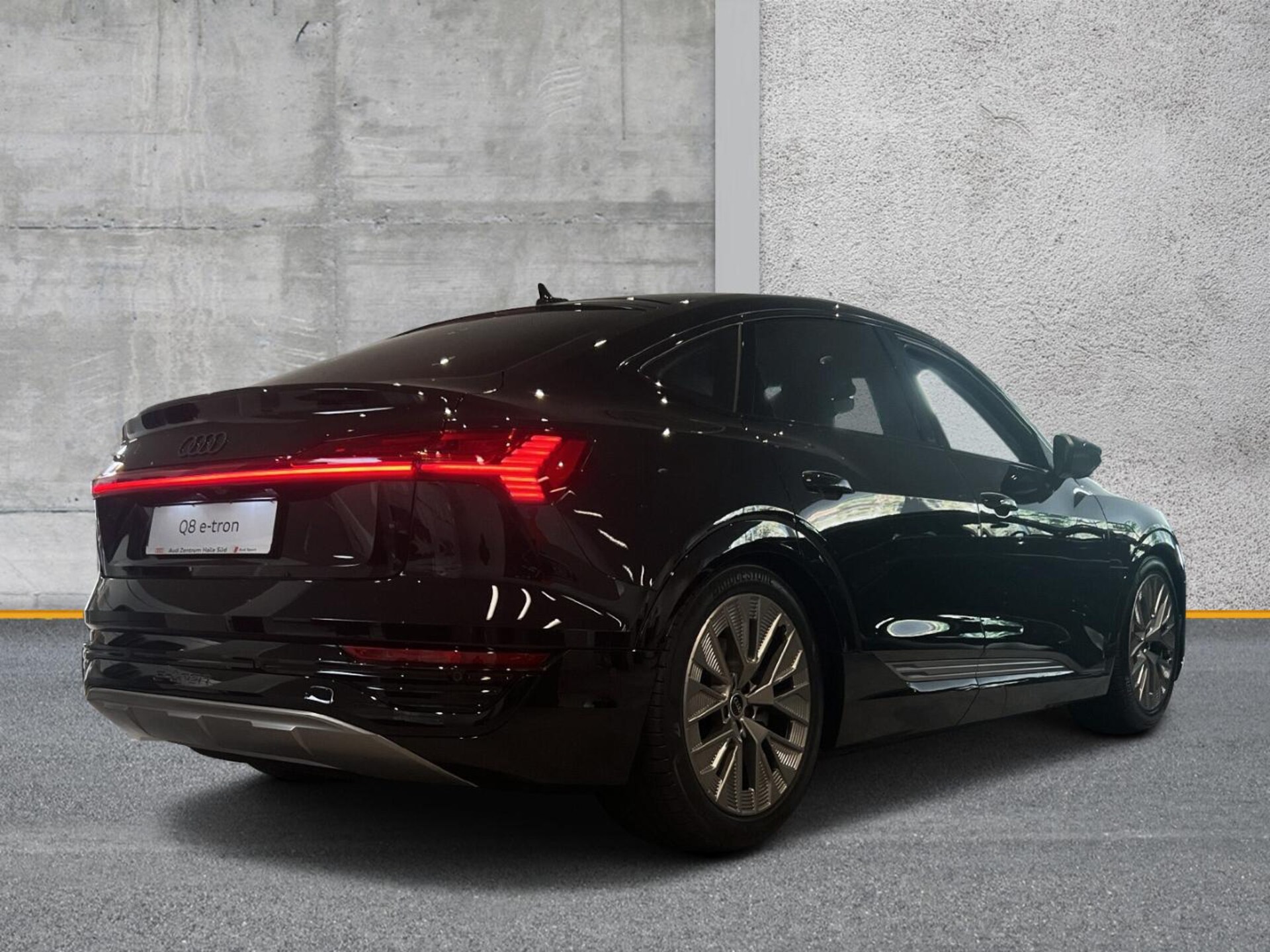 Audi Q8 Sportback e-tron Advanced