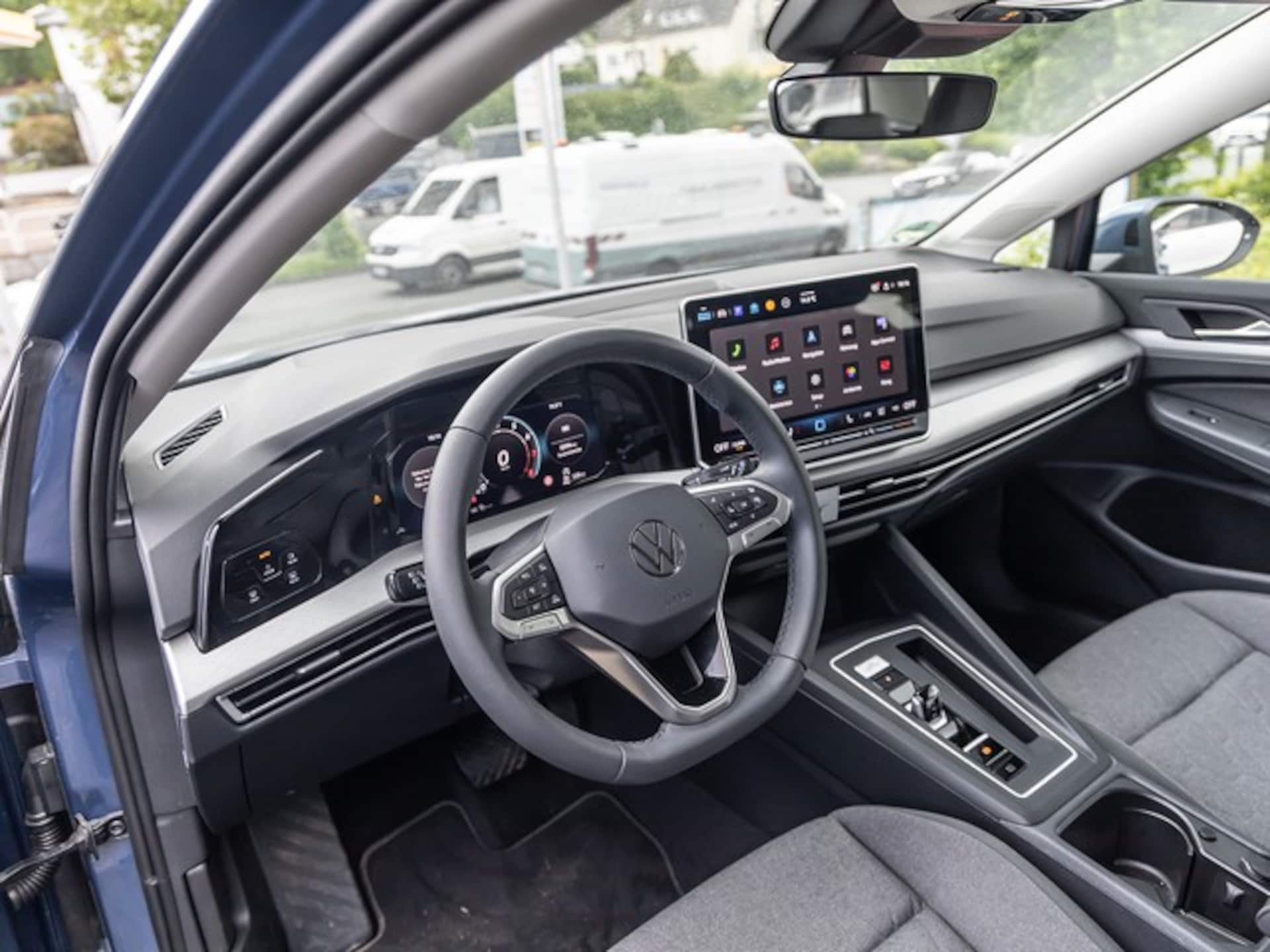 Volkswagen Golf Life