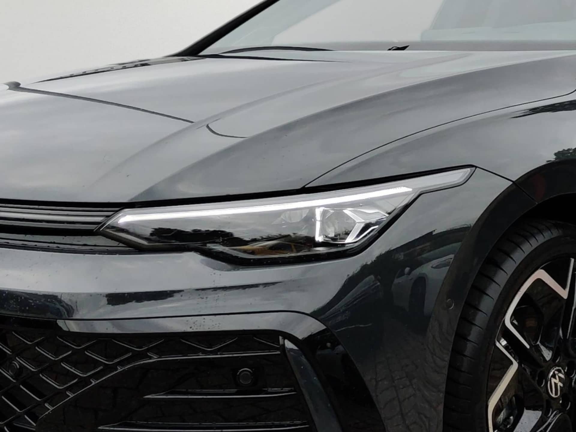 Volkswagen Golf R-Line