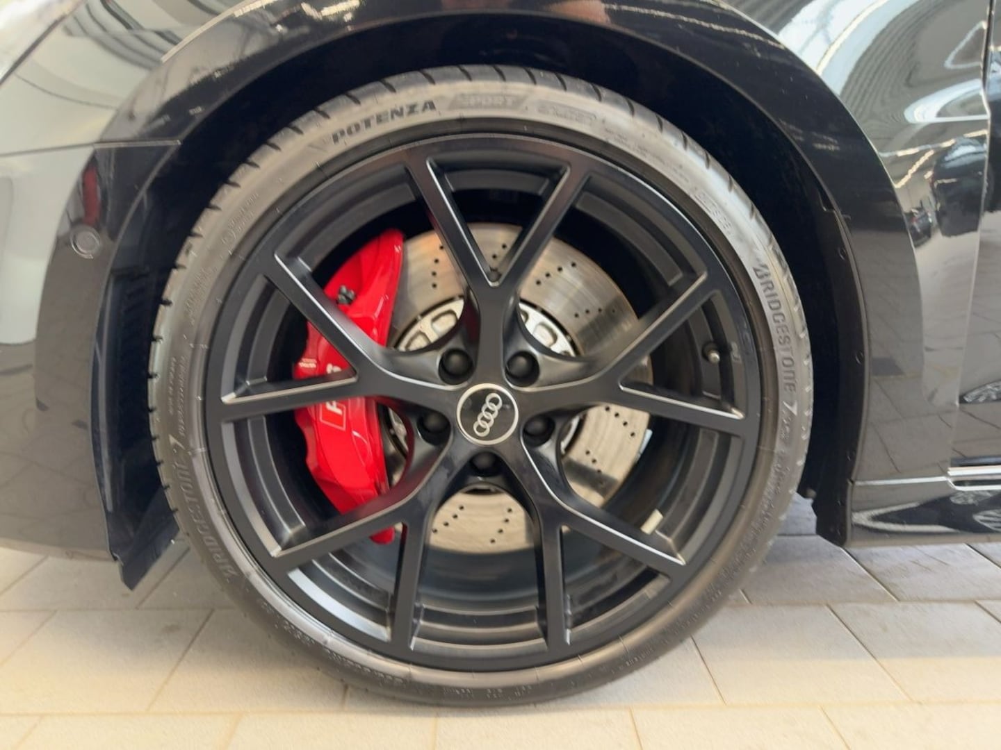 Bild über Audi RS 3 Sportback TFSI quattro S tronic - für weitere Informationen kontaktieren Sie den Audi Partner