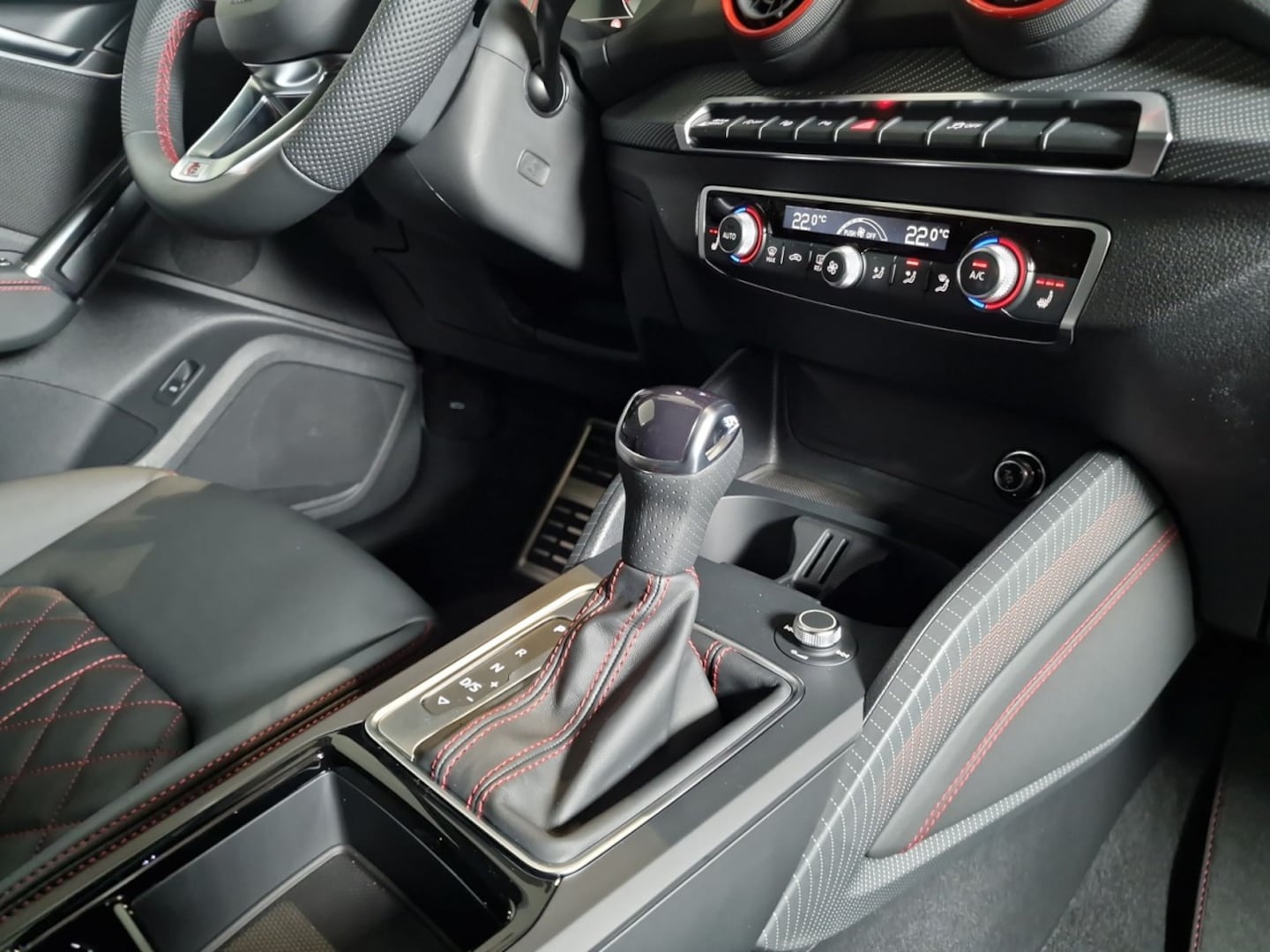 Bild über Audi Q2 S line 35 TFSI S tronic - für weitere Informationen kontaktieren Sie den Audi Partner