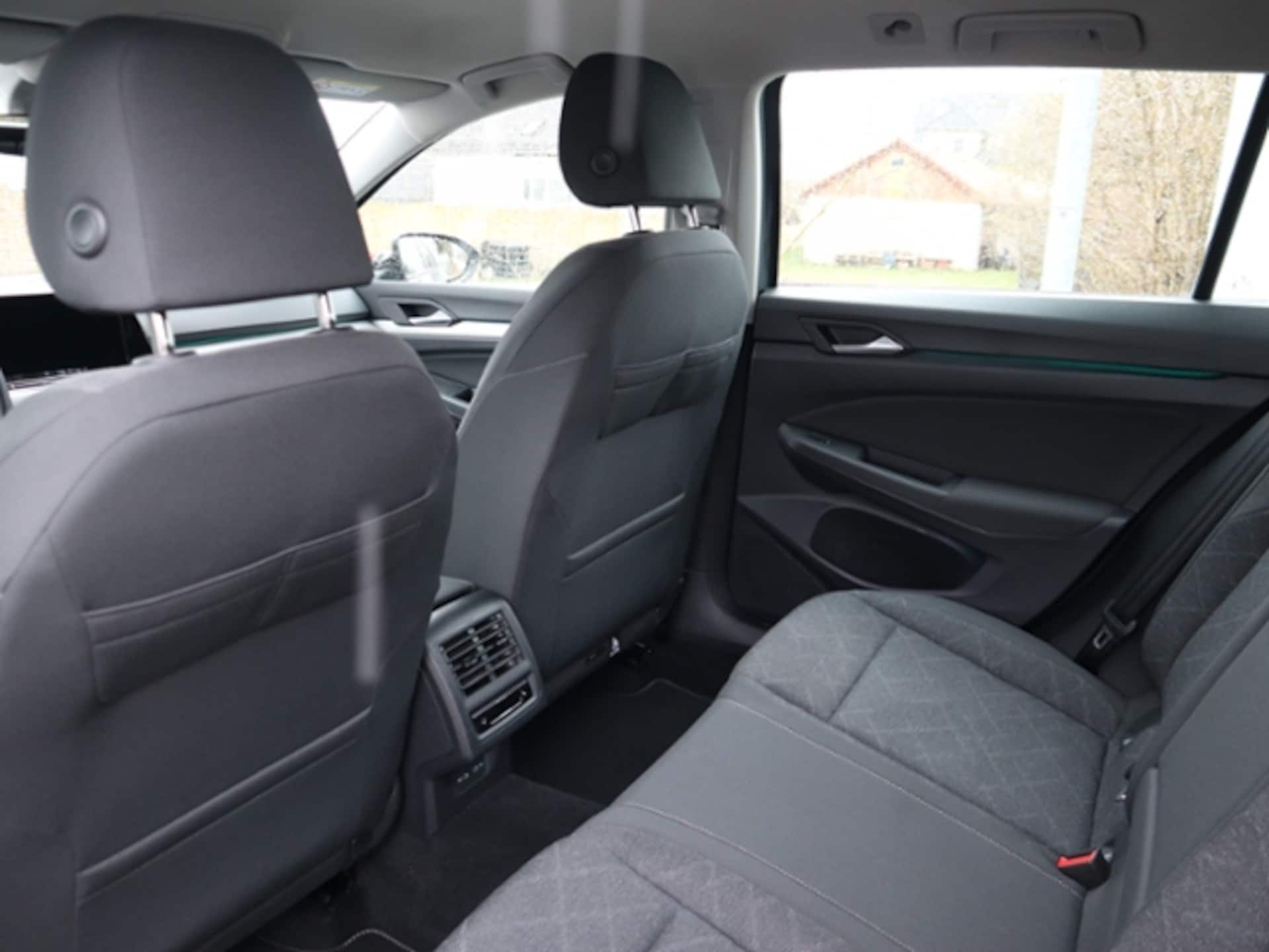 Volkswagen Golf Variant Life
