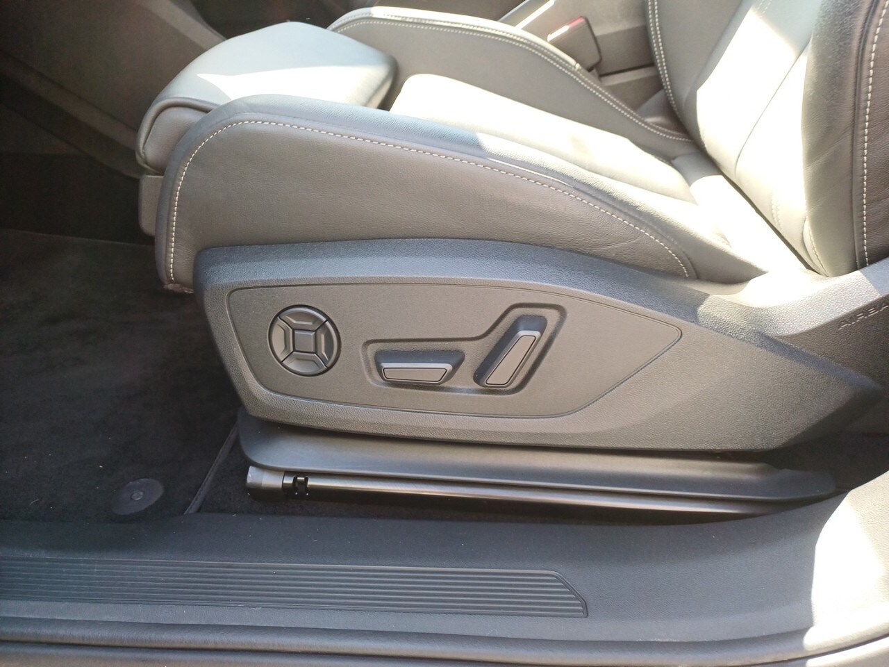 Image about Audi Q4 e-tron Executive 45 e-tron quattro 195,00 kW