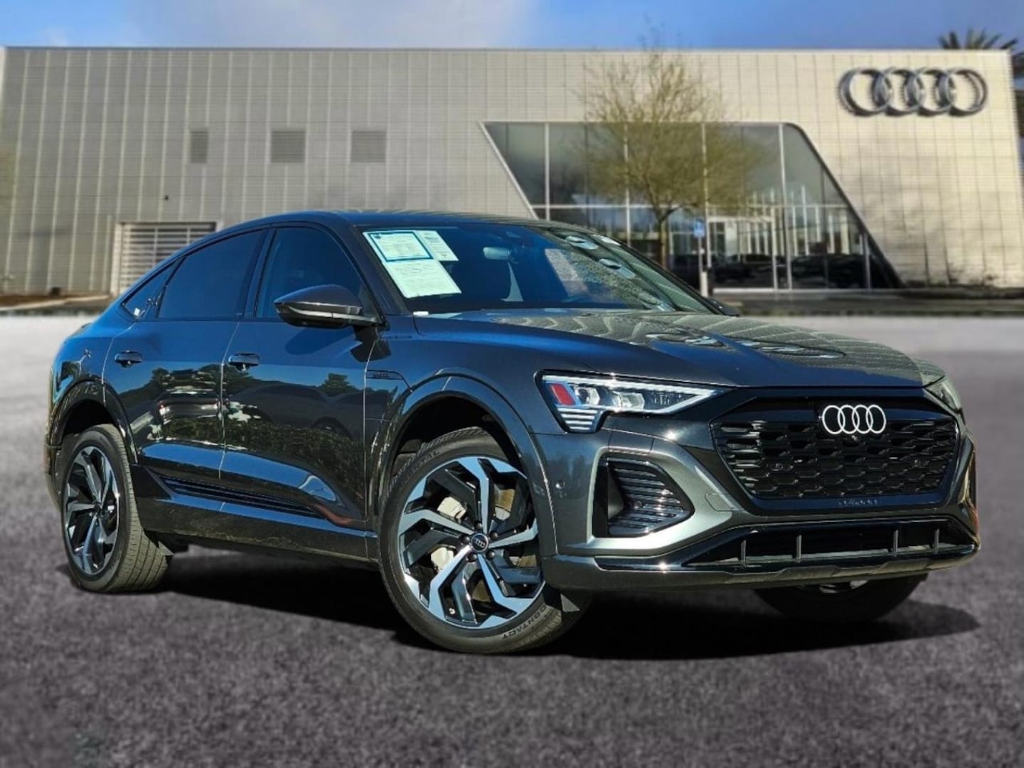 2024 Audi Q8 Sportback e-tron