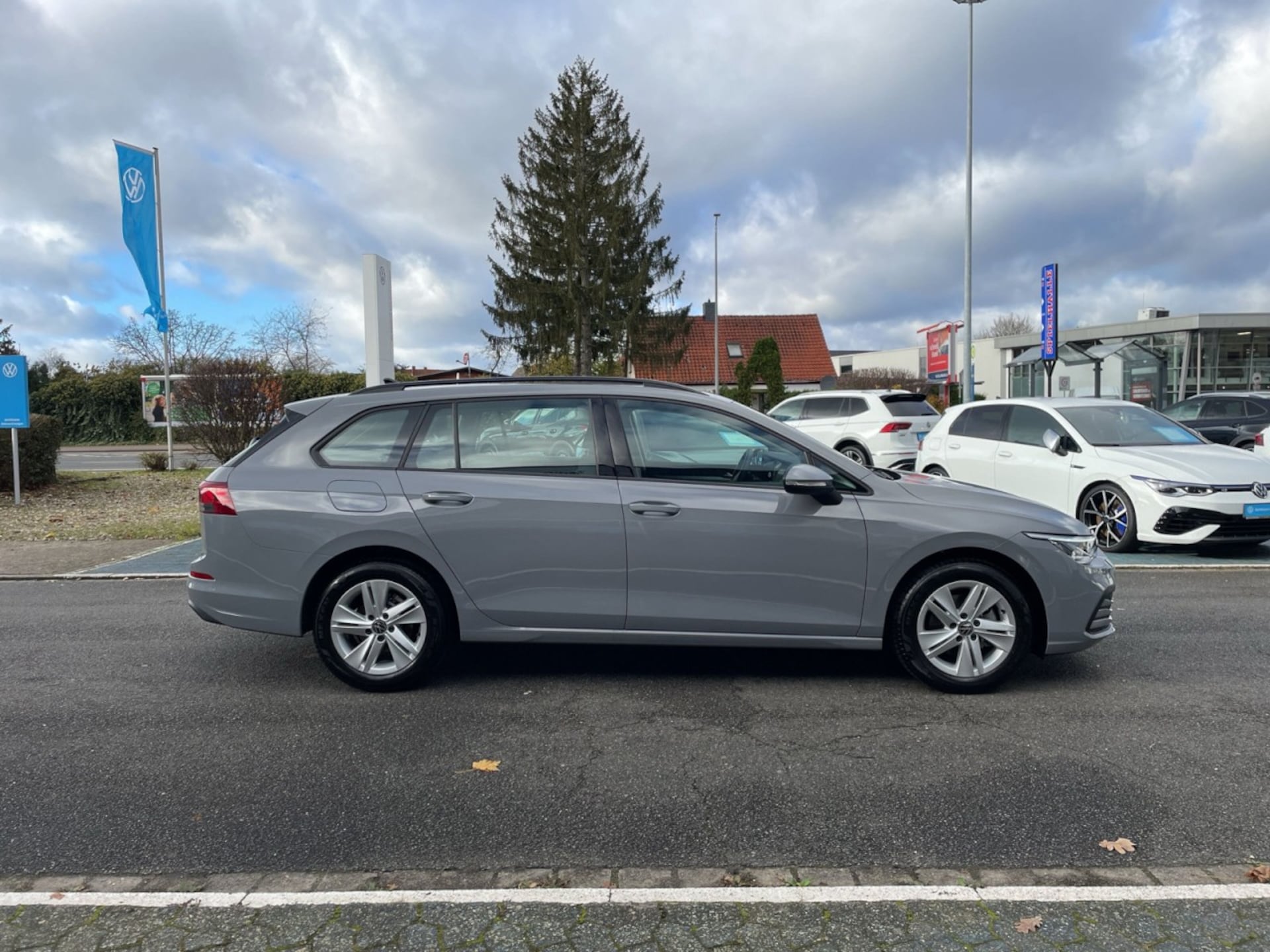 Volkswagen Golf Variant Life