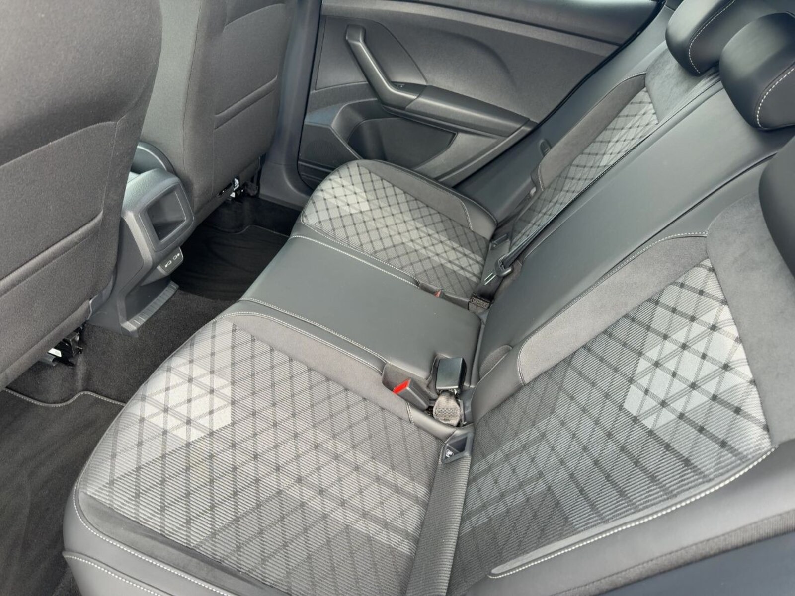 Volkswagen T-Cross – Bild 8