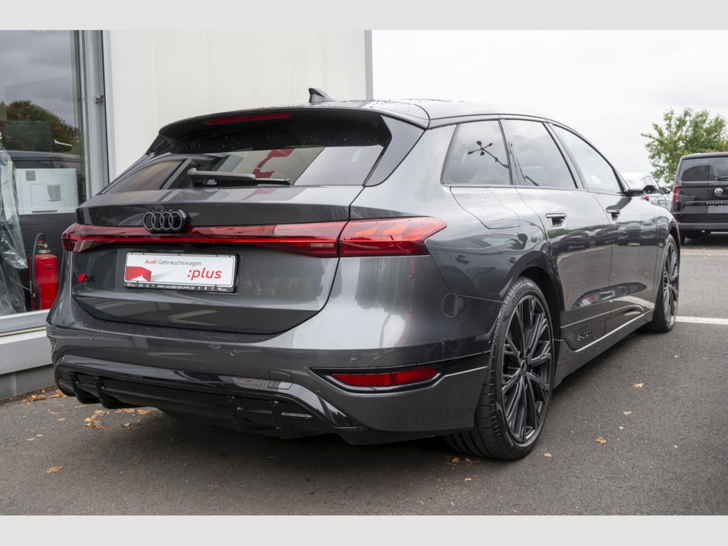 Bild über Audi S6 Avant e-tron edition one grey e-tron - für weitere Informationen kontaktieren Sie den Audi Partner
