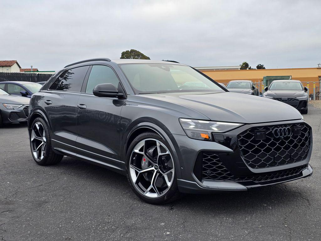 2026 Audi RS Q8 -'s photo