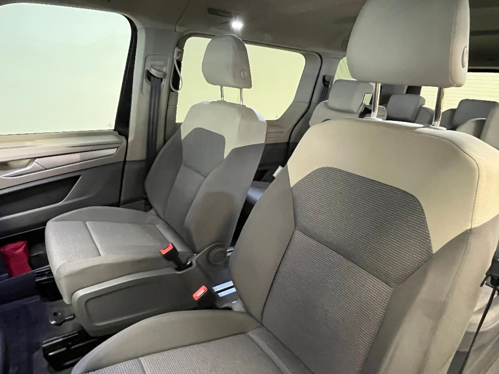 Volkswagen Multivan Basis-Modell