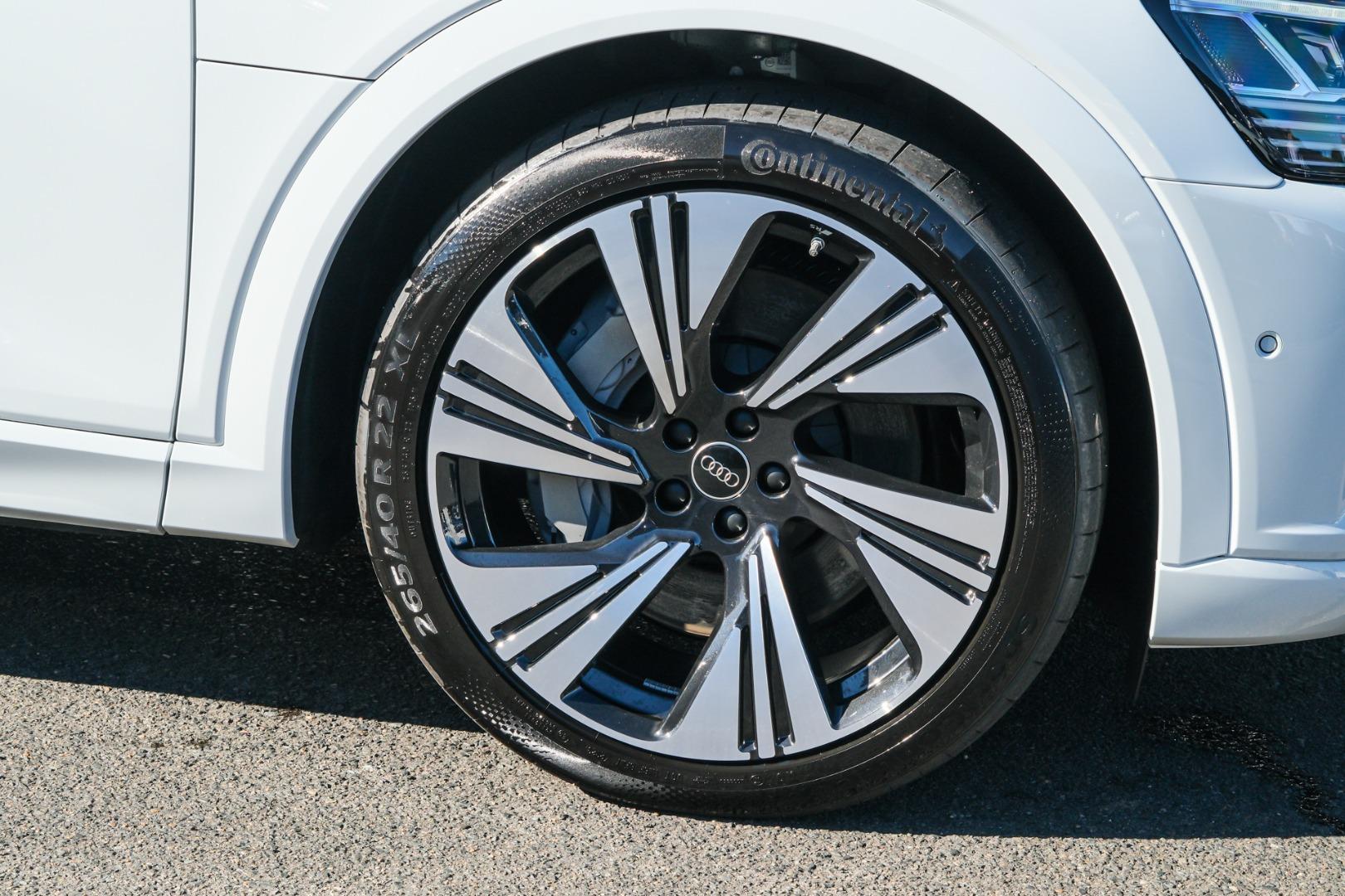 Image about Audi Q8 e-tron 55 e-tron quattro Launch Edition 300,00 kW