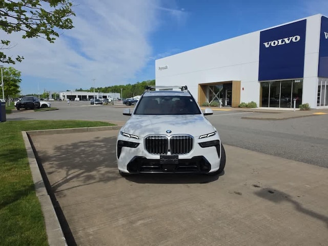 2023 BMW X7