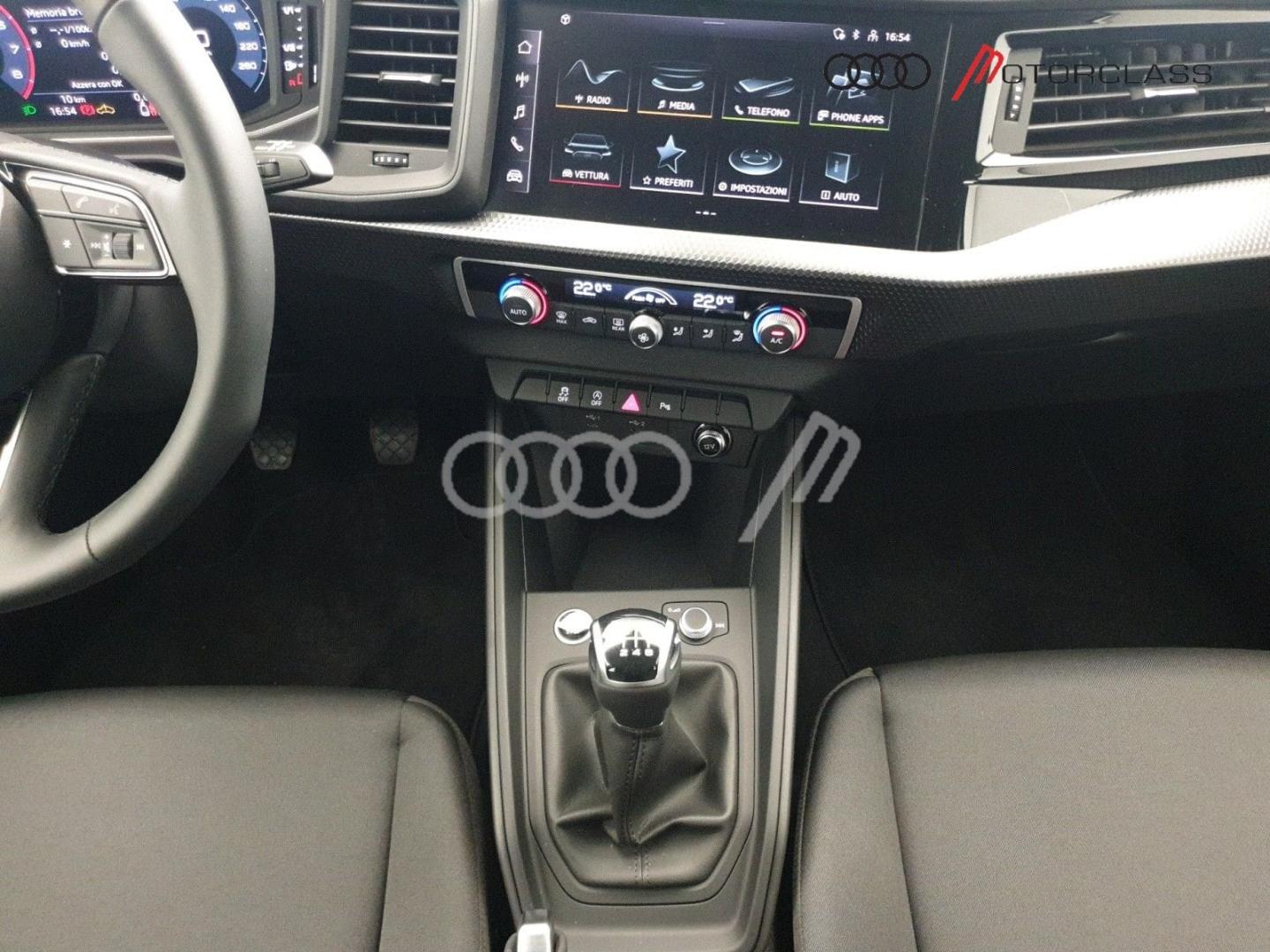 Immagine di Audi A1 allstreet Identity Contrast 30 TFSI 85 kW (116 CV) 6-marce - Vista: for more details contact your dealer