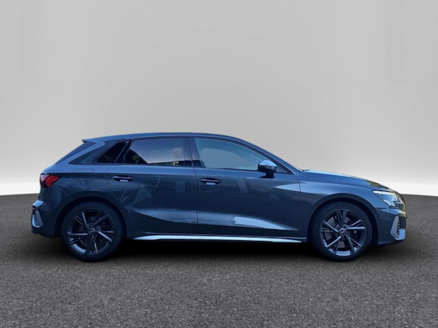 Bild über Audi S3 Sportback TFSI quattro S tronic - für weitere Informationen kontaktieren Sie den Audi Partner