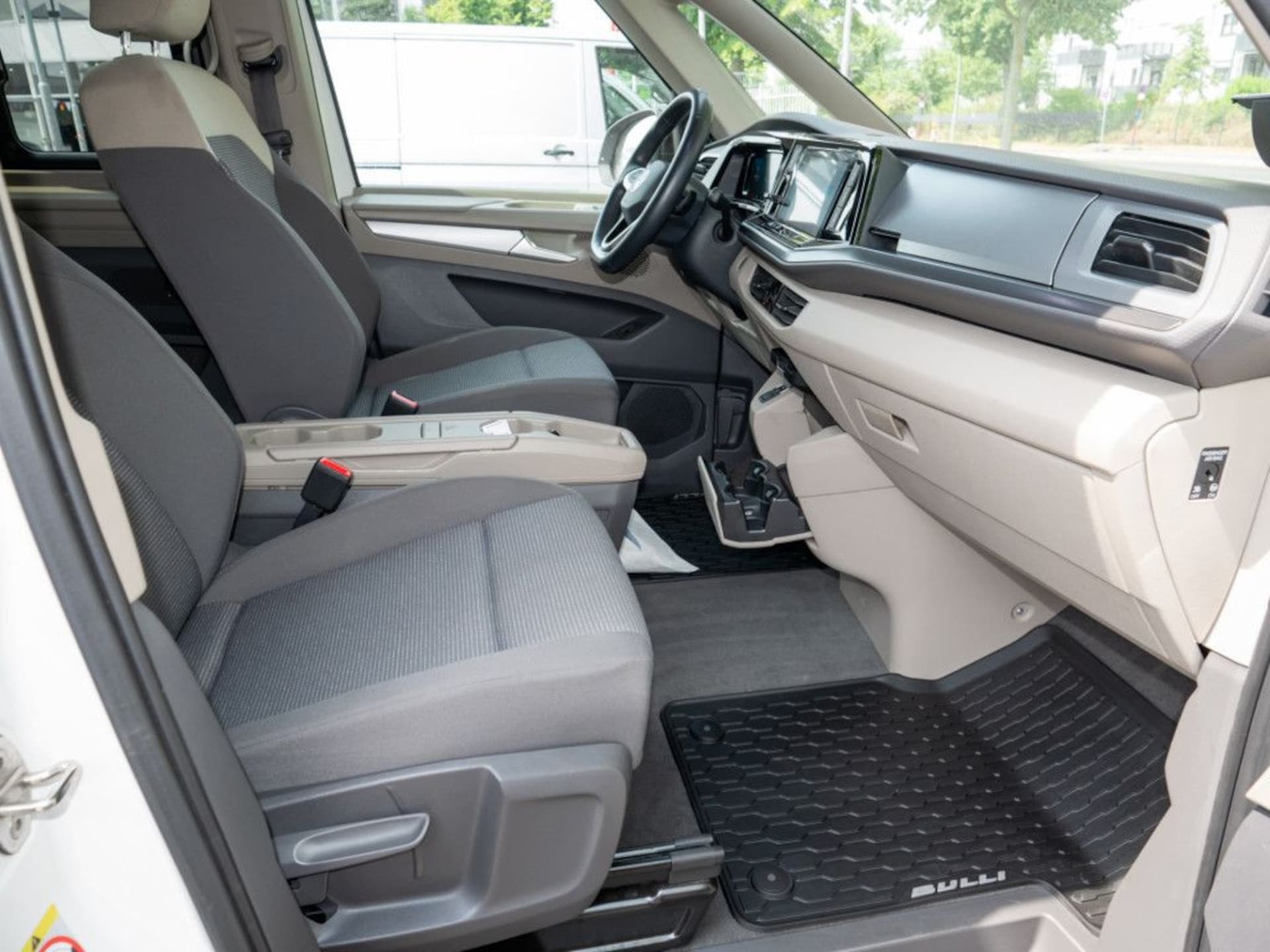 Volkswagen Multivan Basis-Modell