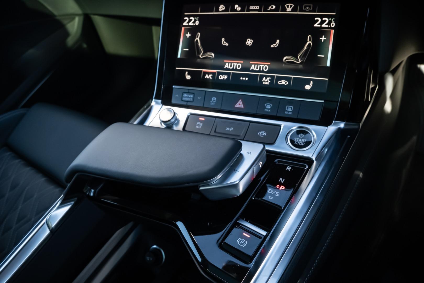 Image about Audi Q8 e-tron 55 e-tron quattro Launch Edition 300,00 kW