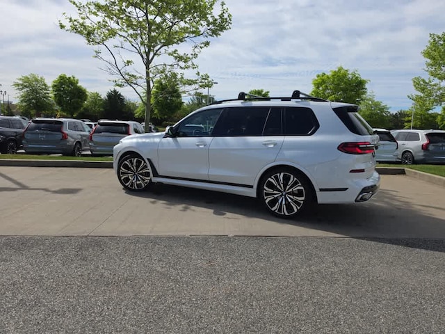 2023 BMW X7