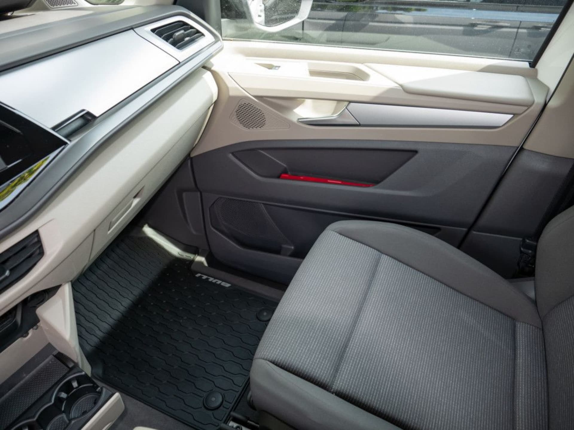 Volkswagen Multivan Basis-Modell