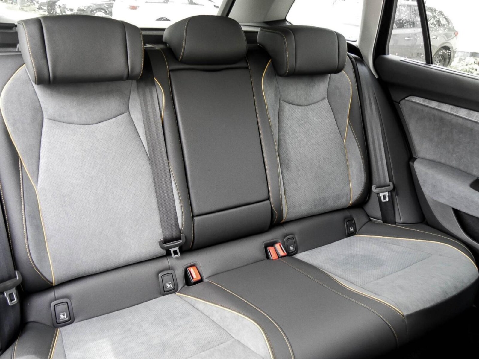 Škoda Superb Combi – Bild 4