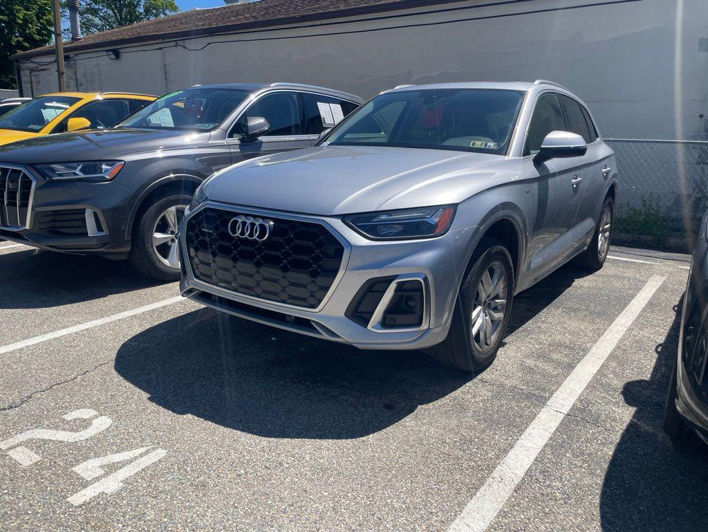 2023 Audi Q5 45 Premium's photo