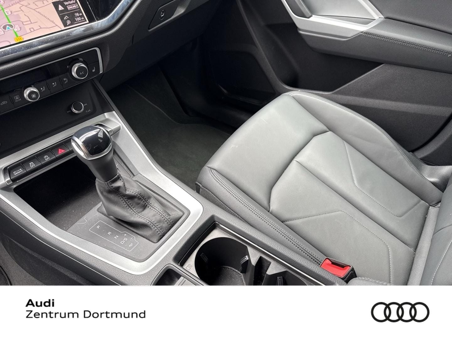 Bild über Audi Q3 TFSI quattro 180 kW S tronic - für weitere Informationen kontaktieren Sie den Audi Partner