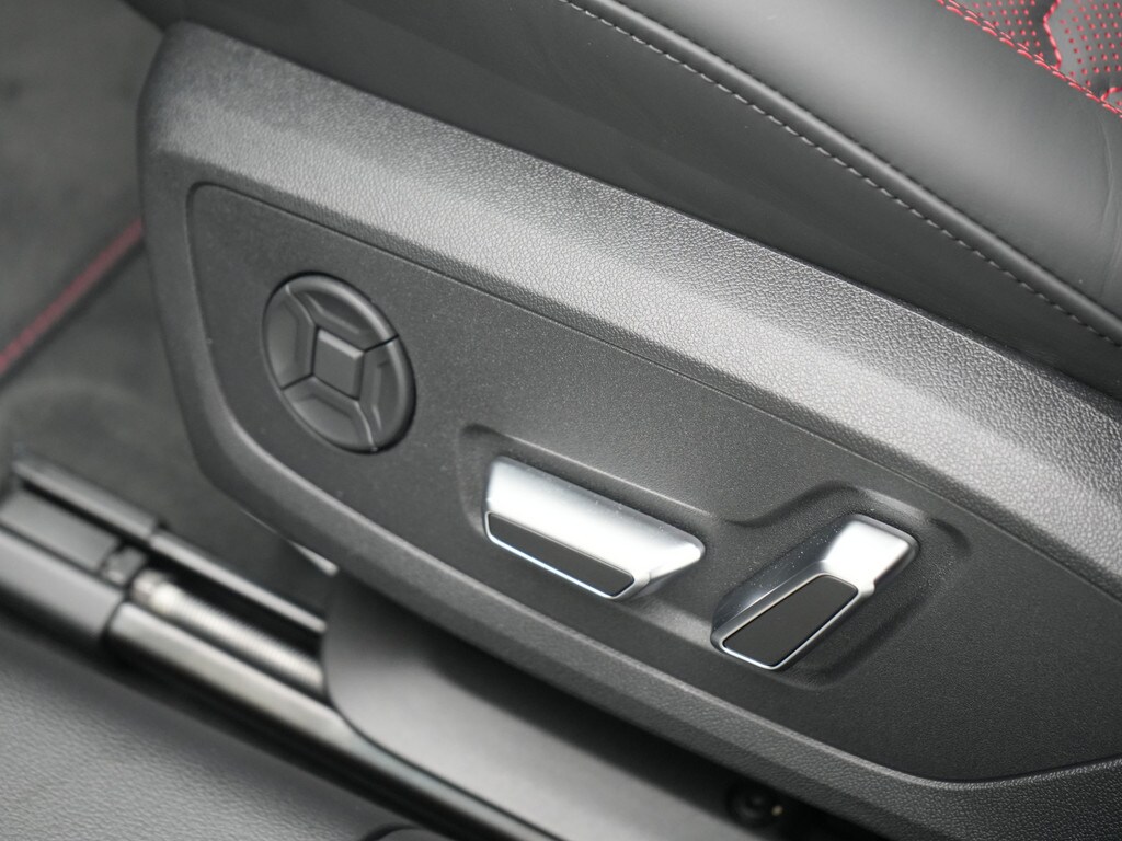Image about Audi RS 6 Avant performance quattro tiptronic
