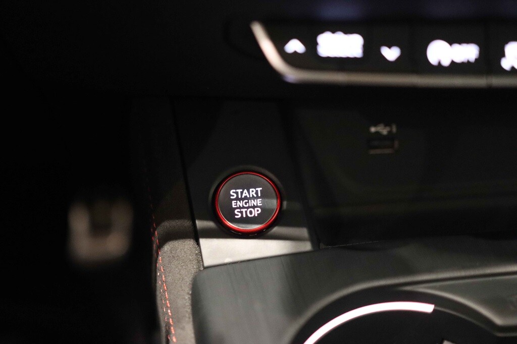 Bild som visar&nbsp;Audi RS 4 Avant&nbsp;RS 4 Avant 2.9 TFSI quattro 450 hk tiptronic - för mer information kontakta din Audi Partner